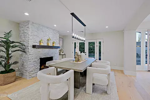 Dining - 18 W Kaler Dr, Phoenix, AZ 85021 photo 2 of 4