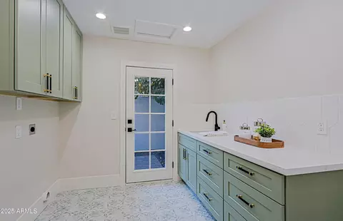 Other - 18 W Kaler Dr, Phoenix, AZ 85021 photo 10 of 14