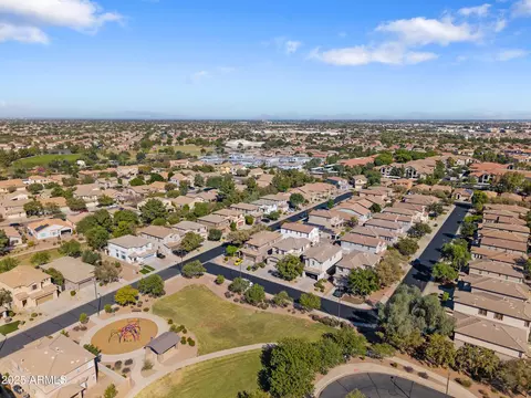 View/Area - 3073 S Passion Dr, Gilbert, AZ 85295 photo 4 of 5