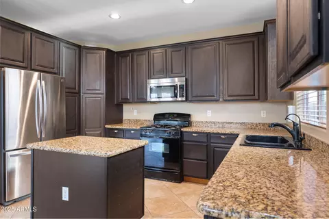 Kitchen - 3073 S Passion Dr, Gilbert, AZ 85295 photo 1 of 5