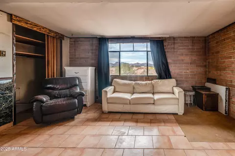 Living - 1907 E Foothill St, Apache Junction, AZ 85119 photo 3 of 4