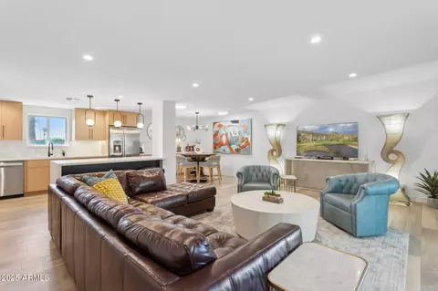 6824 E 2nd St #215, Scottsdale, AZ 85251