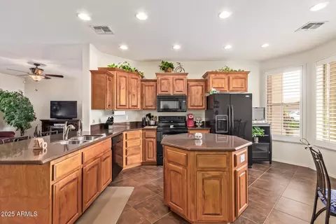 Kitchen - 10904 E Plata Ave, Mesa, AZ 85212 photo 3 of 6