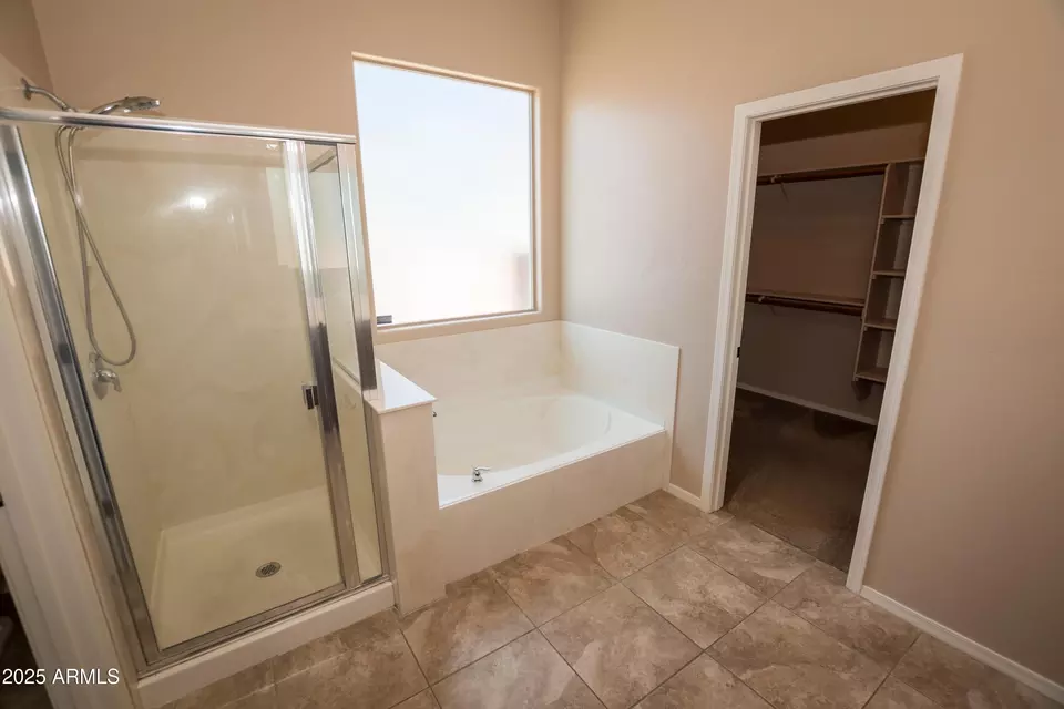 Bath - 1804 Prairie Grass Dr, Sierra Vista, AZ 85635 photo 3 of 4