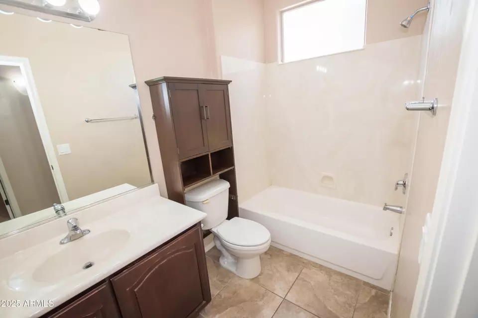 Bath - 1804 Prairie Grass Dr, Sierra Vista, AZ 85635 photo 4 of 4