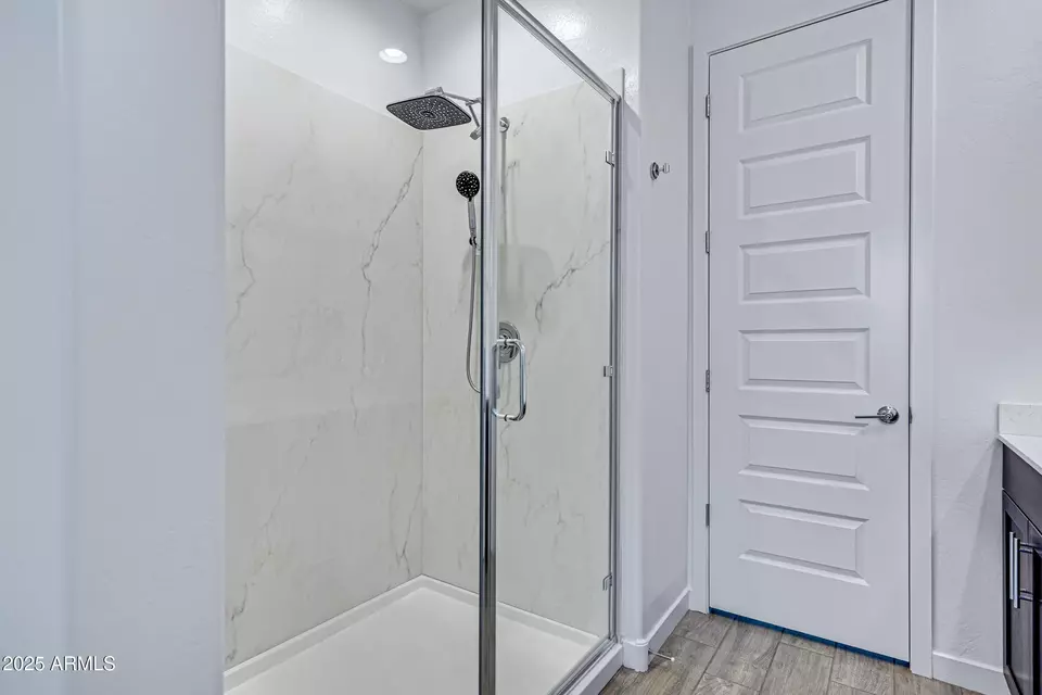 Bath - 2532 W Hidalgo Ave, Phoenix, AZ 85041 photo 3 of 3
