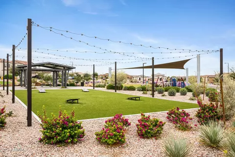 View/Area - 2532 W Hidalgo Ave, Phoenix, AZ 85041 photo 1 of 5