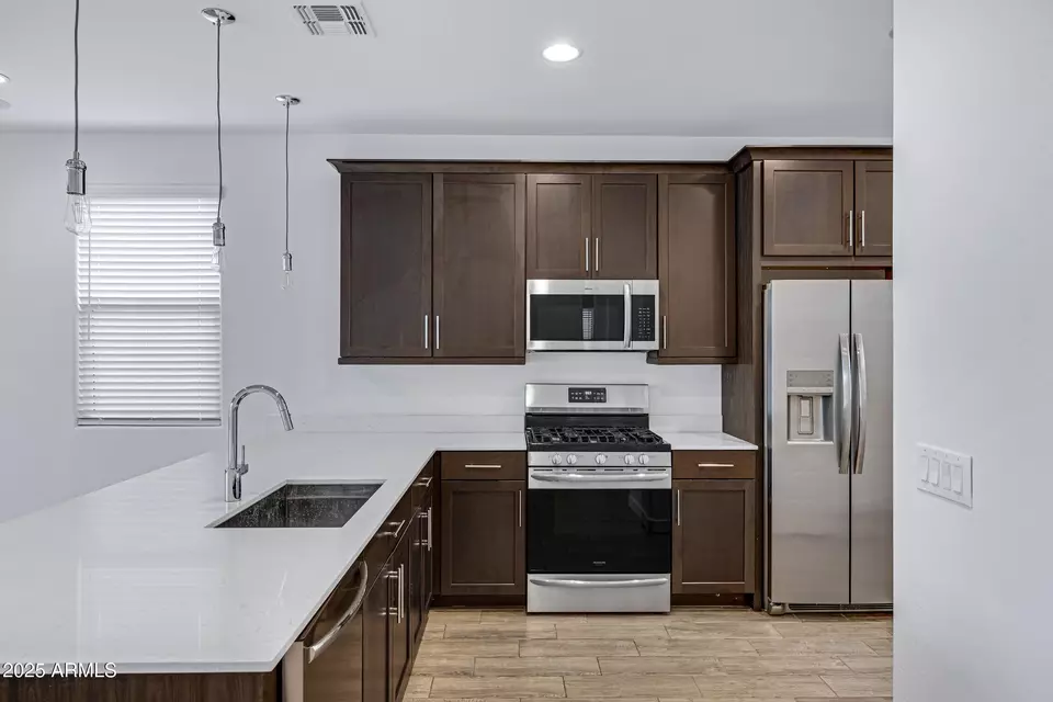 Kitchen - 2532 W Hidalgo Ave, Phoenix, AZ 85041 photo 3 of 6