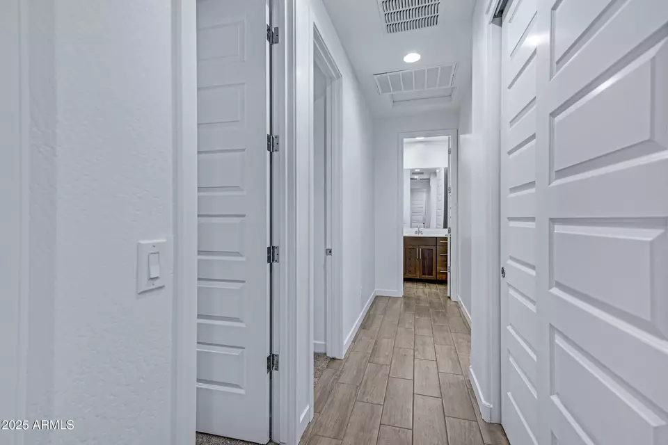 Entry Way - 2532 W Hidalgo Ave, Phoenix, AZ 85041 photo 5 of 5