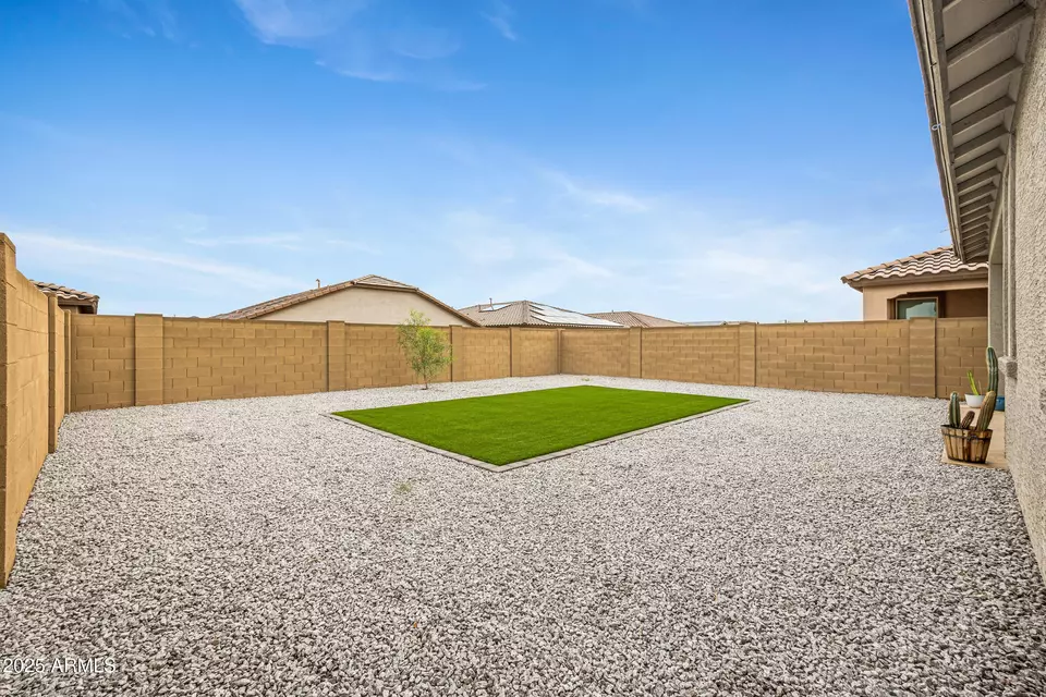 Exterior - 2532 W Hidalgo Ave, Phoenix, AZ 85041 photo 5 of 7