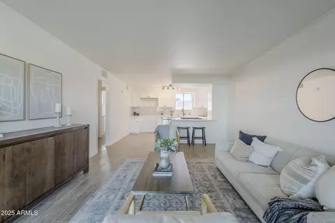 6824 E 2nd St #204, Scottsdale, AZ 85251