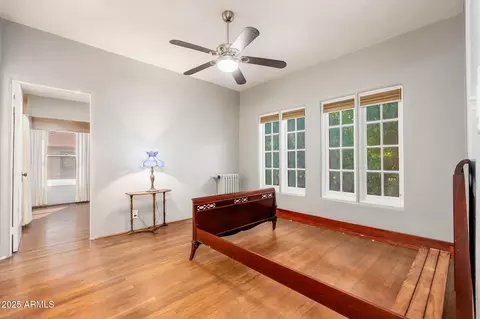 Bedroom - 15 W Medlock Dr, Phoenix, AZ 85013 photo 1 of 4