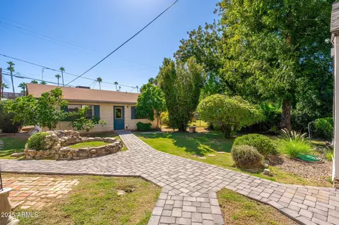 Exterior - 15 W Medlock Dr, Phoenix, AZ 85013 photo 11 of 28