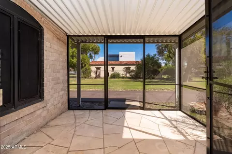 Exterior - 15 W Medlock Dr, Phoenix, AZ 85013 photo 7 of 28