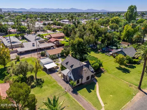 View/Area - 15 W Medlock Dr, Phoenix, AZ 85013 photo 2 of 9