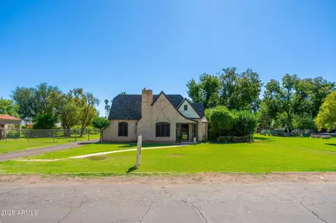 Exterior - 15 W Medlock Dr, Phoenix, AZ 85013 photo 6 of 28