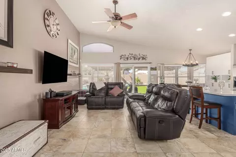 Living - 14838 S 46th Pl, Phoenix, AZ 85044 photo 2 of 2