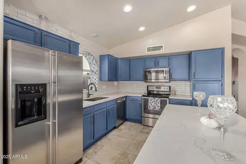 Kitchen - 14838 S 46th Pl, Phoenix, AZ 85044 photo 3 of 4