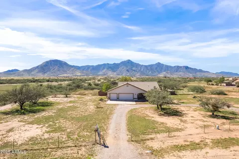 9456 S Springtail Dr, Hereford, AZ 85615
