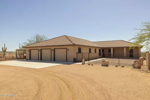 Exterior - 2530 E Mckellips Blvd, Apache Junction, AZ 85119 photo 7 of 10