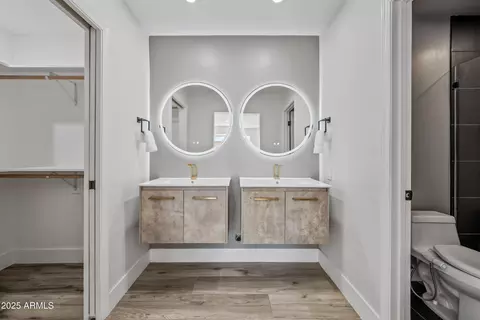 Bath - 3820 E Carol Ann Way, Phoenix, AZ 85032 photo 1 of 6
