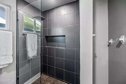 Bath - 3820 E Carol Ann Way, Phoenix, AZ 85032 photo 6 of 6