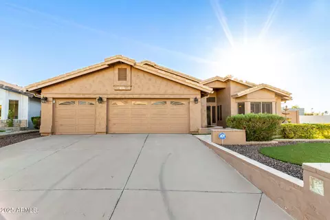 5633 W Saguaro Dr, Glendale, AZ 85304