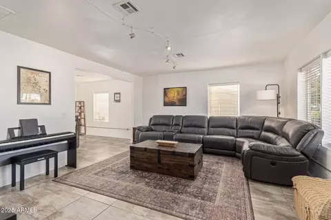 Living - 1331 E Indianola Ave, Phoenix, AZ 85014 photo 3 of 4