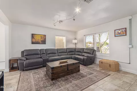 Living - 1331 E Indianola Ave, Phoenix, AZ 85014 photo 2 of 4