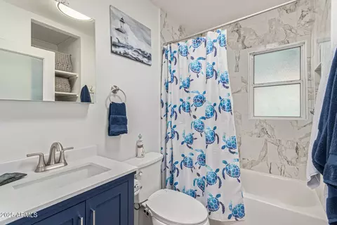 Bath - 1331 E Indianola Ave, Phoenix, AZ 85014 photo 1 of 1