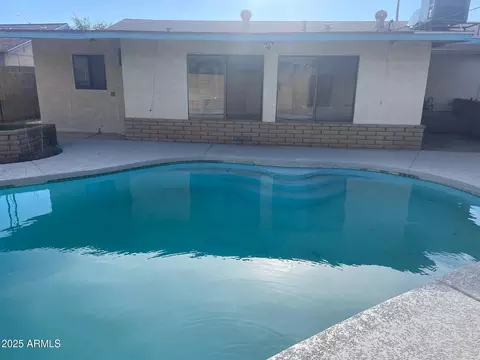 Exterior - 9827 N 17th Dr, Phoenix, AZ 85021 photo 4 of 7