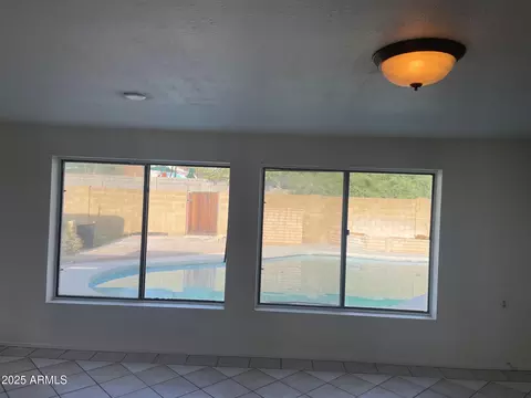 Living - 9827 N 17th Dr, Phoenix, AZ 85021 photo 3 of 4