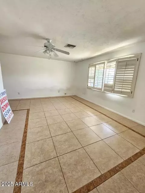Living - 9827 N 17th Dr, Phoenix, AZ 85021 photo 4 of 4