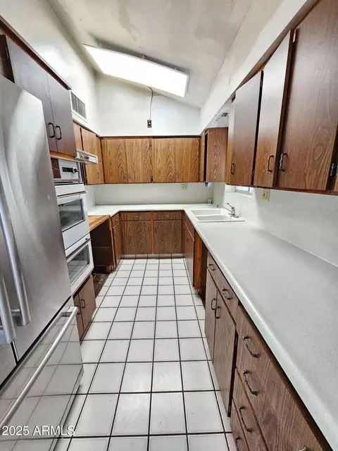 Kitchen - 9827 N 17th Dr, Phoenix, AZ 85021 photo 1 of 1