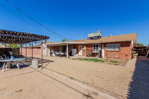 Exterior - 3919 W Stella Ln, Phoenix, AZ 85019 photo 3 of 7