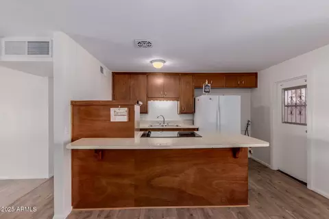 Kitchen - 3919 W Stella Ln, Phoenix, AZ 85019 photo 1 of 2