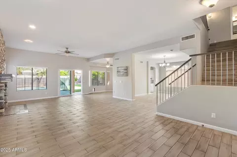 Living - 4714 E Prickly Pear Trl, Phoenix, AZ 85050 photo 2 of 7