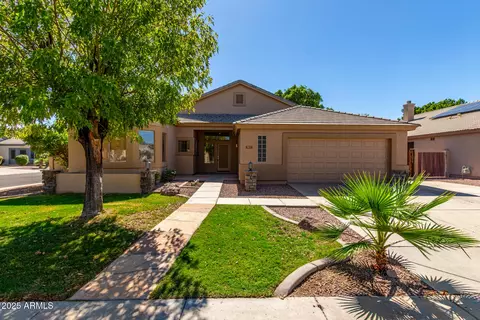 7977 W Clara Ln, Peoria, AZ 85382
