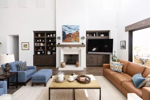 Living - 3919 E Sheila Ln, Phoenix, AZ 85018 photo 1 of 3