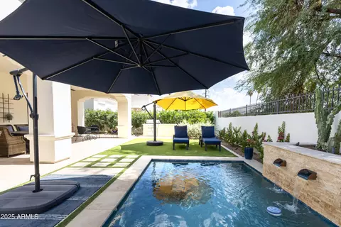 Exterior - 3919 E Sheila Ln, Phoenix, AZ 85018 photo 11 of 15