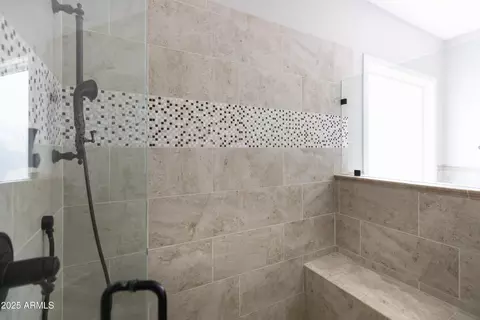 Bath - 3919 E Sheila Ln, Phoenix, AZ 85018 photo 6 of 14