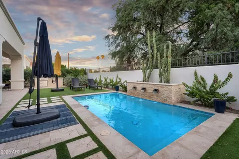 Exterior - 3919 E Sheila Ln, Phoenix, AZ 85018 photo 2 of 15