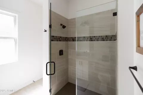 Bath - 3919 E Sheila Ln, Phoenix, AZ 85018 photo 14 of 14