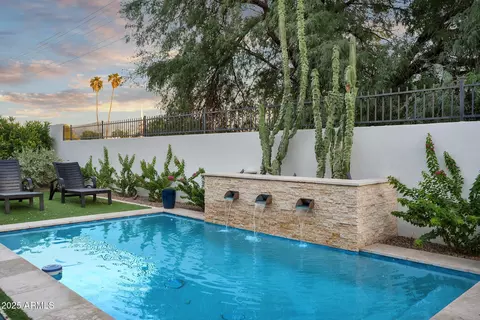 Exterior - 3919 E Sheila Ln, Phoenix, AZ 85018 photo 4 of 15