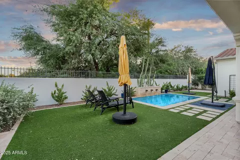 Exterior - 3919 E Sheila Ln, Phoenix, AZ 85018 photo 5 of 15