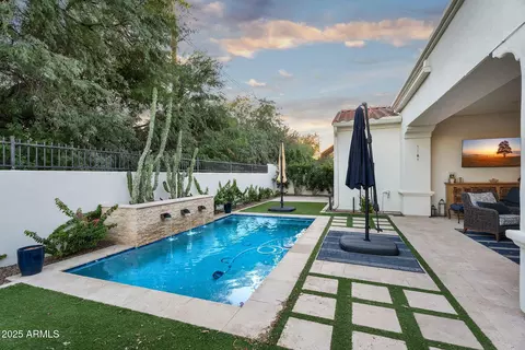 Exterior - 3919 E Sheila Ln, Phoenix, AZ 85018 photo 3 of 15