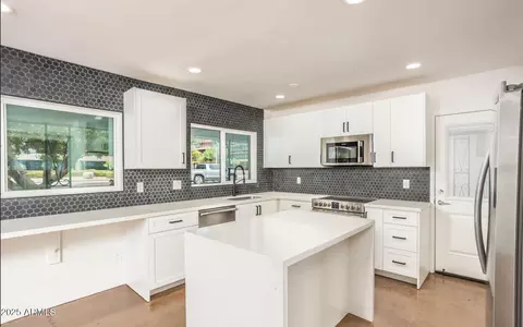 Kitchen - 4729 N 24th St, Phoenix, AZ 85016 photo 1 of 1