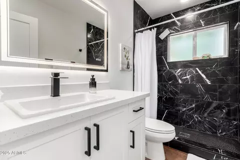 Bath - 4735 N 24th St, Phoenix, AZ 85016 photo 3 of 3