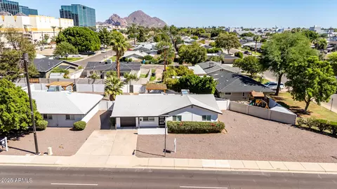 View/Area - 4735 N 24th St, Phoenix, AZ 85016 photo 3 of 12