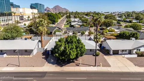 View/Area - 4735 N 24th St, Phoenix, AZ 85016 photo 2 of 12